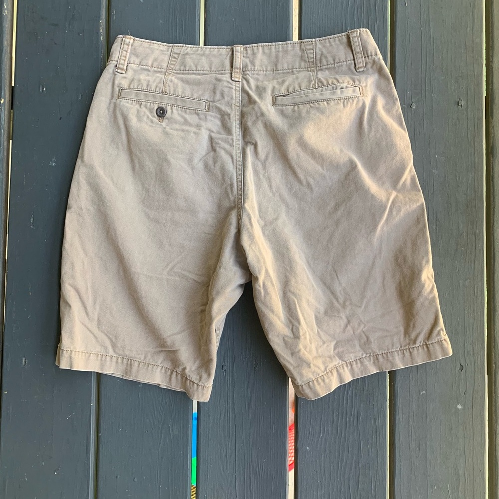 Men’s Old Navy Tan Shorts - Picture 4 of 4